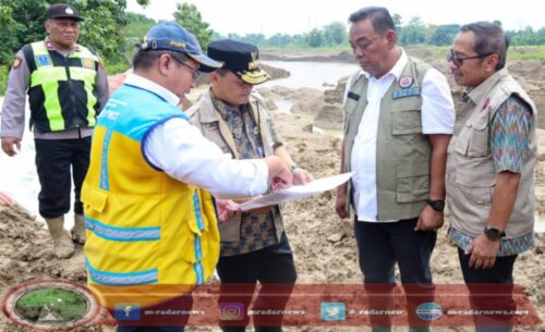 Gubernur Jateng Instruksikan Penutupan Tiga Tanggul Jebol di Kabupaten Grobogan Maksimal Dua Hari