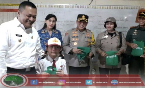 Tinjau Pelaksanaan Program MBG di SDN 3 Batubulan dan SMPN 5 Sukawati, Bupati Gianyar: Paket Berisikan Makanan Kering