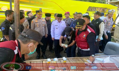 Operasi Ketupat Semeru 2025: Polresta Banyuwangi Gelar Tes Urine Sopir dan Kru Bus di Banyuwangi