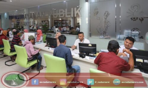 Pelayanan Adminduk di Mall Pelayanan Publik Banyuwangi, Rabu (26/03/2025)(foto:dok/istimewa).