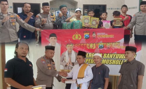 Peduli Musholla: Upaya Polresta Banyuwangi Bangun Citra Polisi Humanis Selama Ramadan di Banyuwangi