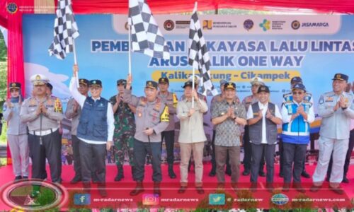 Polri Mulai Resmi Berlakukan “One Way Nasional” GT Kalikangkung-Cikampek, Kapolri Imbau Pemudik Utamakan Keselamatan