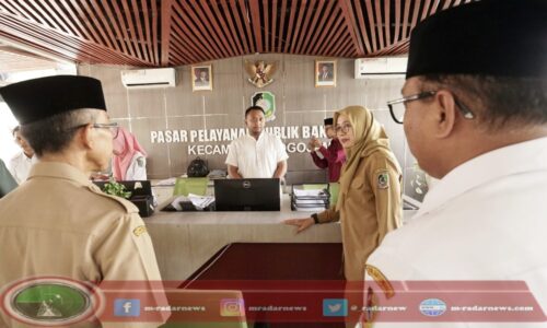 Sidak Layanan Publik Hari Pertama Masuk Kerja, Bupati Ipuk Soroti Kebersihan Kantor hingga Pelayanan Petugas di Banyuwangi