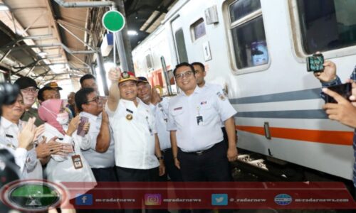 Gubernur Lutfhi Lepas Mudik Balik Gratis 2025 di Stasiun Tawang