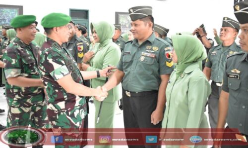 Dandim 0825/Banyuwangi Pimpin Upacara Korps Kenaikan Pangkat 28 Prajurit TNI di Banyuwangi