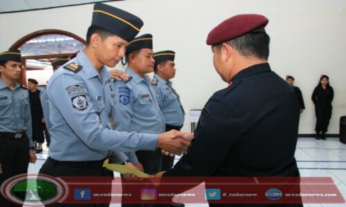 Lantik Kenaikan Pangkat 6 Pegawai, Kalapas Banyuwangi: Momen Penting Tingkatkan Kinerja dan Dedikasi di Banyuwangi