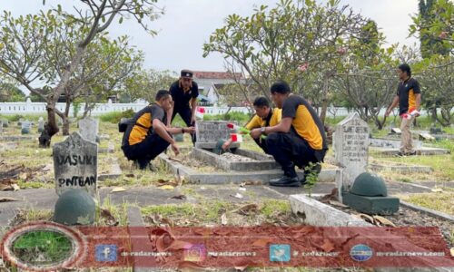 Polresta Banyuwangi Kembali Gelar Bakti Religi, Bersihkan Area TMP Wisma Raga Satria di Banyuwangi