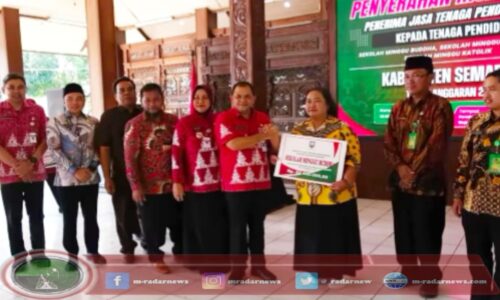 Bupati Ngesti Serahkan Insentif kepada 544 Tenaga Pendidik Lembaga Keagamaan Nonformal