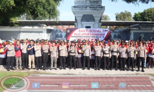 Jelang Hari Bhayangkara ke-79, Polresta Banyuwangi Gelar Baksos Salurkan 1.500 Paket Sembako di Banyuwangi