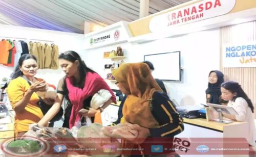 Murah dan Berkualitas, Produk Sepatu Stan Disperindag Jadi Primadona bagi Pengunjung Jateng Fair Festival 2025