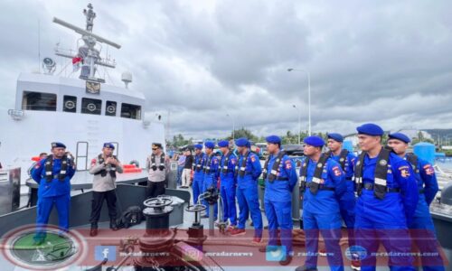 Kapolresta Banyuwangi dan Dirpolairud Polda Jatim Pimpin SAR Gabungan Pencarian Korban KMP Tunu Pratama Jaya di Banyuwangi