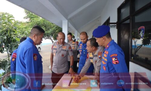 Kapolda Jatim Ikut Turun Cari Korban KMP Tunu Pratama yang Tenggelam di Selat Bali di Banyuwangi
