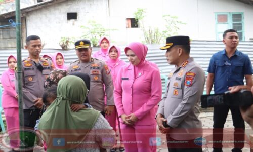 Kapolresta Banyuwangi Bersama Ketua Bhayangkari Laksanakan Anjangsana ke Rumah Korban Tenggelam KMP Tunu Pratama Jaya di Banyuwangi