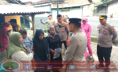 Polresta Banyuwangi Beri Bantuan Beasiswa Anak Korban KMP Tunu Pratama hingga SMA di Banyuwangi