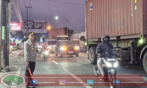 Antisipasi Lonjakan Arus Kendaraan, Polresta Banyuwangi Tambah Personel di Jalur Strategis hingga Perbatasan Baluran di Banyuwangi