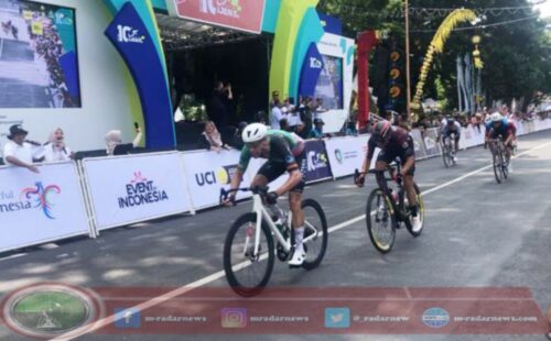 Persaingan Sengit, Pembalap Asal Belanda Sabet Juara Etape Pertama TdBI 2025 di Banyuwangi