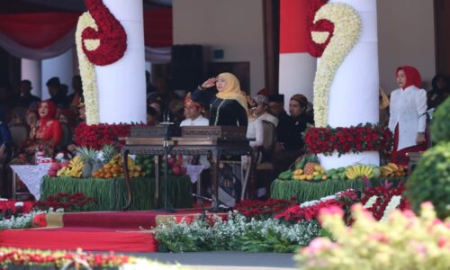 Gubernur Jatim Pimpin Upacara Peringatan Detik-detik Proklamasi HUT ke-80 Kemerdekaan RI