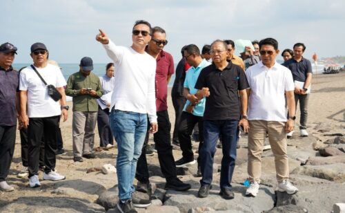 Gubernur Bali dan Bupati Badung Sidak Usaha Pariwisata di Pantai Berawa