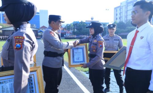 73 Personel Polda Jatim Raih Penghargaan, Empat di Antaranya Naik Pangkat Luar Biasa