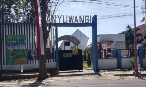 Diduga Lakukan Pungli Kepada Wali Murid, SMPN 4 Banyuwangi Jadi Sorotan Publik  di Banyuwangi