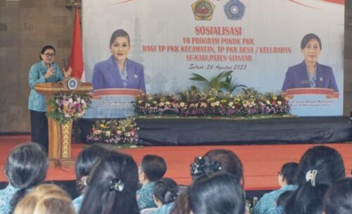 Putri Koster Dorong Kader PKK Gianyar Perkuat Implementasi 10 Program Pokok dan Gerakan Olah Sampah