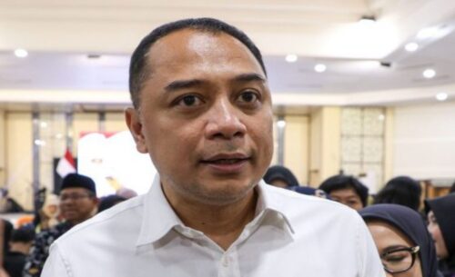Wali Kota Surabaya Minta Bendera Merah Putih Tak Disandingkan dengan Bendera Lain