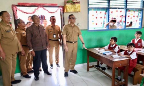 Tinjau SDN 7 Peguyangan, Wali Kota Jaya Negara Tegaskan Komitmen Wujudkan Sarana Prasarana Pendidikan Berkualitas