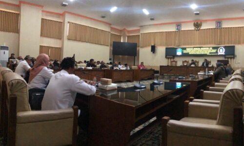 Warga Gerah Tuntut Penutupan TPS Kedungrejo, DPRD Banyuwangi Gelar Hearing untuk Cari Solusi di Banyuwangi
