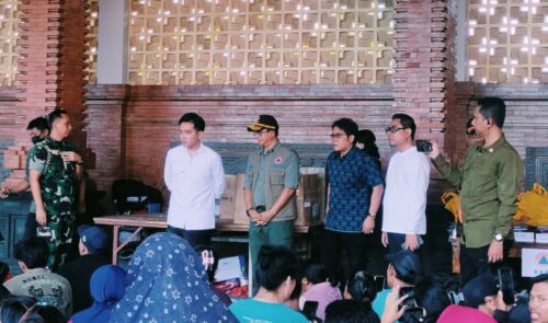 Wagub Giri Prasta Dampingi Wapres Gibran Tinjau Posko Pengungsi dan Lokasi Terdampak Banjir di Denpasar