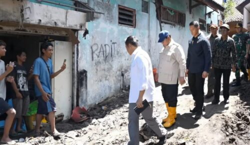 Gubernur Koster Dampingi Presiden Prabowo Tinjau Warga Terdampak Banjir, Sinergi Pusat-Daerah Percepat Pulihkan Bali