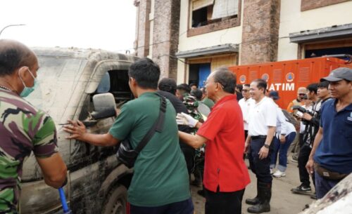 Aksi Pembersihan Sampah Pascabanjir, Gubernur Koster Ajak Warga Bali Bersihkan Lingkungan Terdampak