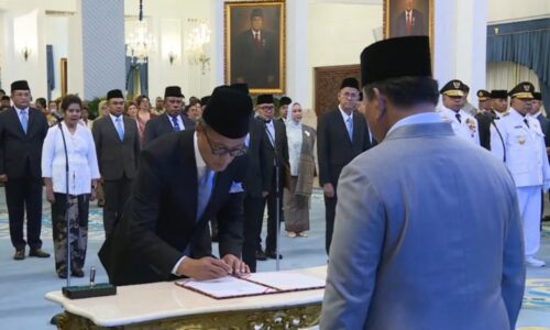 Presiden Prabowo Lantik Pimpinan BP BUMN: Dony Oskaria sebagai Kepala, Aminuddin Ma’ruf dan Tedi Bharata Wakil