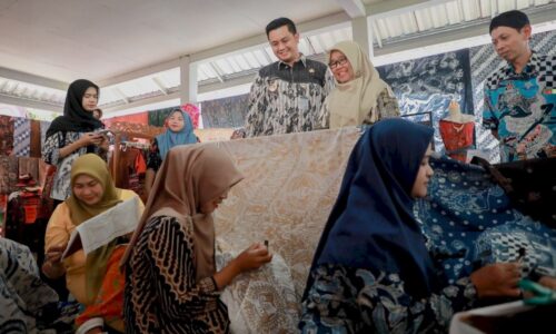 Perkuat Ekonomi Kreatif dan Digitalisasi: Bupati Hamenang Buka Batik Klaten Minifest dan Luncurkan Sikendi v.2