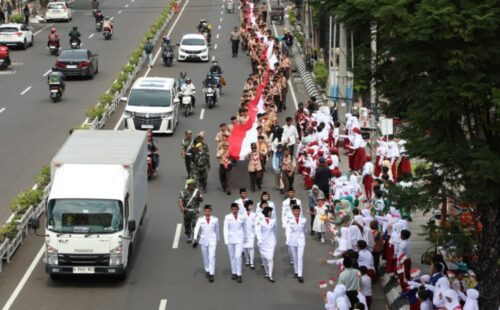Kirab Merah Putih Sepanjang 1.945 Meter Semarakkan Peringatan Hari Pahlawan 2025 di Kota Semarang