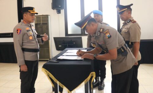 Kapolresta Banyuwangi Pimpin Sertijab Kapolsek, Tegaskan Pentingnya Soliditas dan Inovasi di Banyuwangi