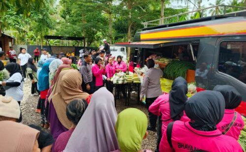 Polresta Banyuwangi Gelar Mayur Kamtibmas di Srono, Warga Antusias Padati Lokasi Kegiatan di Banyuwangi
