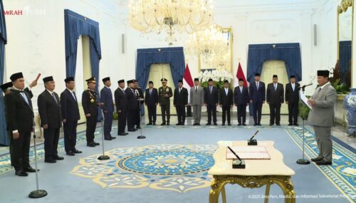 Presiden Prabowo Lantik Keanggotaan Komisi Percepatan Reformasi Polri di Istana Merdeka