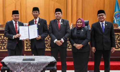 Pemkot dan DPRD Surabaya Sepakati Raperda APBD Tahun 2026 Sebesar 12,755 Triliun 