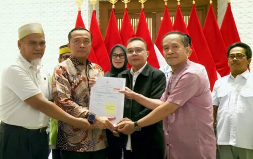 Presiden Prabowo Gunakan Hak Rehabilitasi untuk Pulihkan Nama Baik Dua Guru Asal Luwu Utara