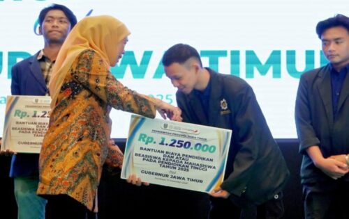 Pemprov Jatim Salurkan Beasiswa Pendidikan Tinggi 2025 kepada 141 Mahasiswa Kurang Mampu