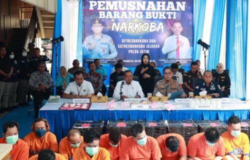 Jelang Nataru, Polda Jatim Musnahkan 9,3 Kg Sabu dan Ungkap Capaian Kasus Tahun 2025