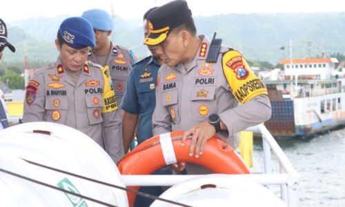 Jelang Nataru 2025/2026, Kapolresta Banyuwangi Pimpin Pemeriksaan Ramp Check di Pelabuhan Ketapang di Banyuwangi
