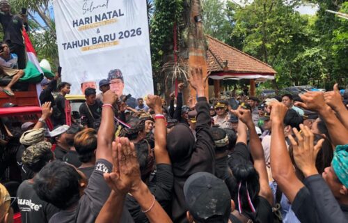 Ratusan Truk Sampah Kepung Kantor Gubernur Bali, Forkom SSB Tuntut TPA Suwung Tetap Dibuka