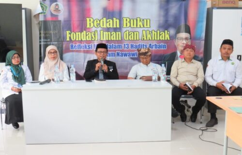Peringati HAB ke-80, Kemenag Banyuwangi Bedah Buku ‘Fondasi Iman dan Akhlak’ Karya Chaironi Hidayat di Banyuwangi