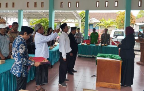 Penyegaran Struktur: Pemdes Banyuanyar Resmi Lantik Sekdes dan Kasi Kesra Baru