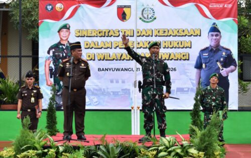 Apel Gabungan Bersama Kejaksaan, Dandim 0825/Banyuwangi Tegaskan Komitmen TNI Jaga Supremasi Hukum di Banyuwangi