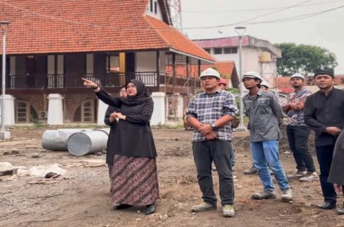 Bupati Ipuk Cek Progres Pasar Banyuwangi dan Asrama Inggrisan, Ditargetkan Rampung Akhir Februari di Banyuwangi