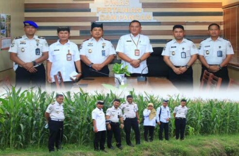 Perkuat Ketahanan Pangan, Kalapas dan Kadispertan Banyuwangi Pastikan Kesiapan Lahan Peternakan di SAE Paswangi di Banyuwangi