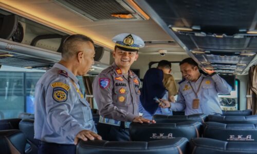 Operasi Keselamatan Semeru 2026, Polres Jember Ramp Check dan Periksa Kesehatan Awak Bus di Jember