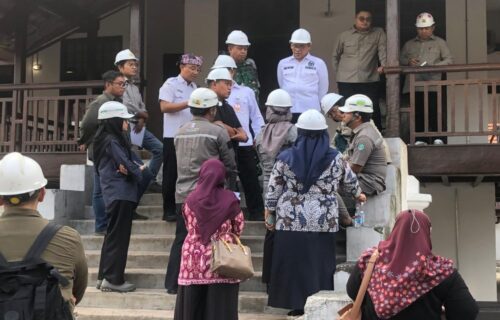 Kasdim 0825/Banyuwangi Kawal Kunjungan Komisi X DPR RI, Tegaskan Komitmen Pelestarian Cagar Budaya Asrama Ingrisan di Banyuwangi